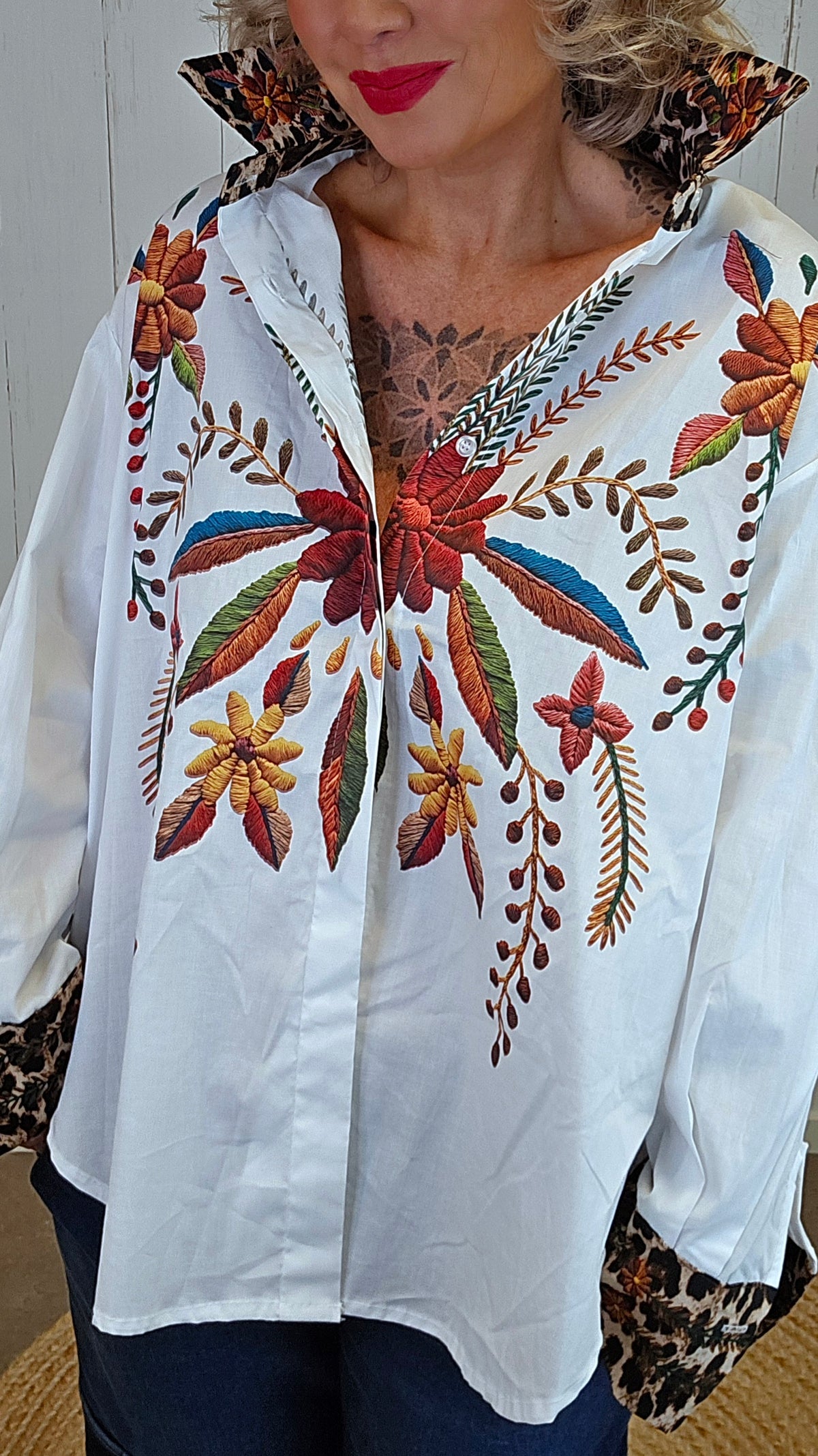 Bea skjorte med blomster- og leo-print