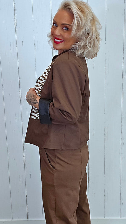 Vanja jakke med Dekor Varm brun