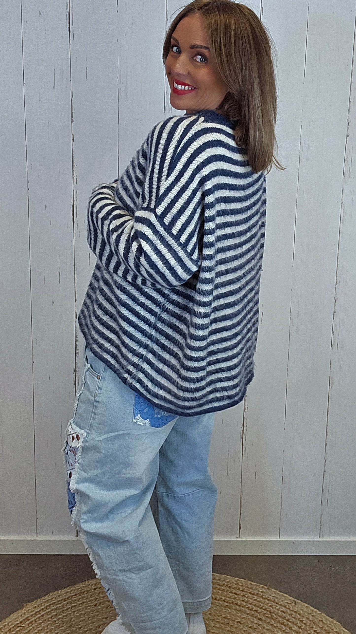 Filippa strikkegenser navy hvit
