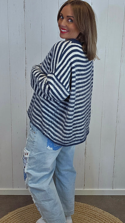 Filippa strikkegenser navy hvit