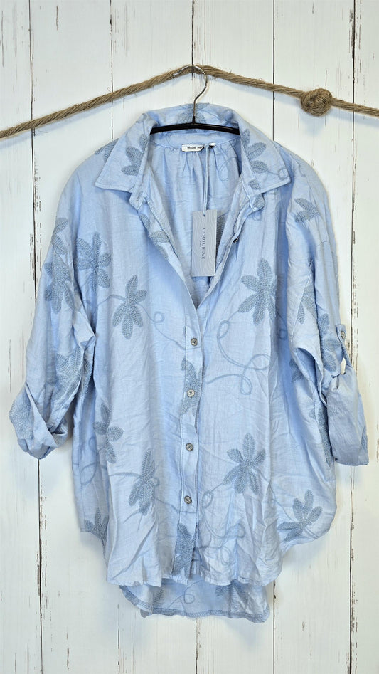 Ylva lyseblå skjorte