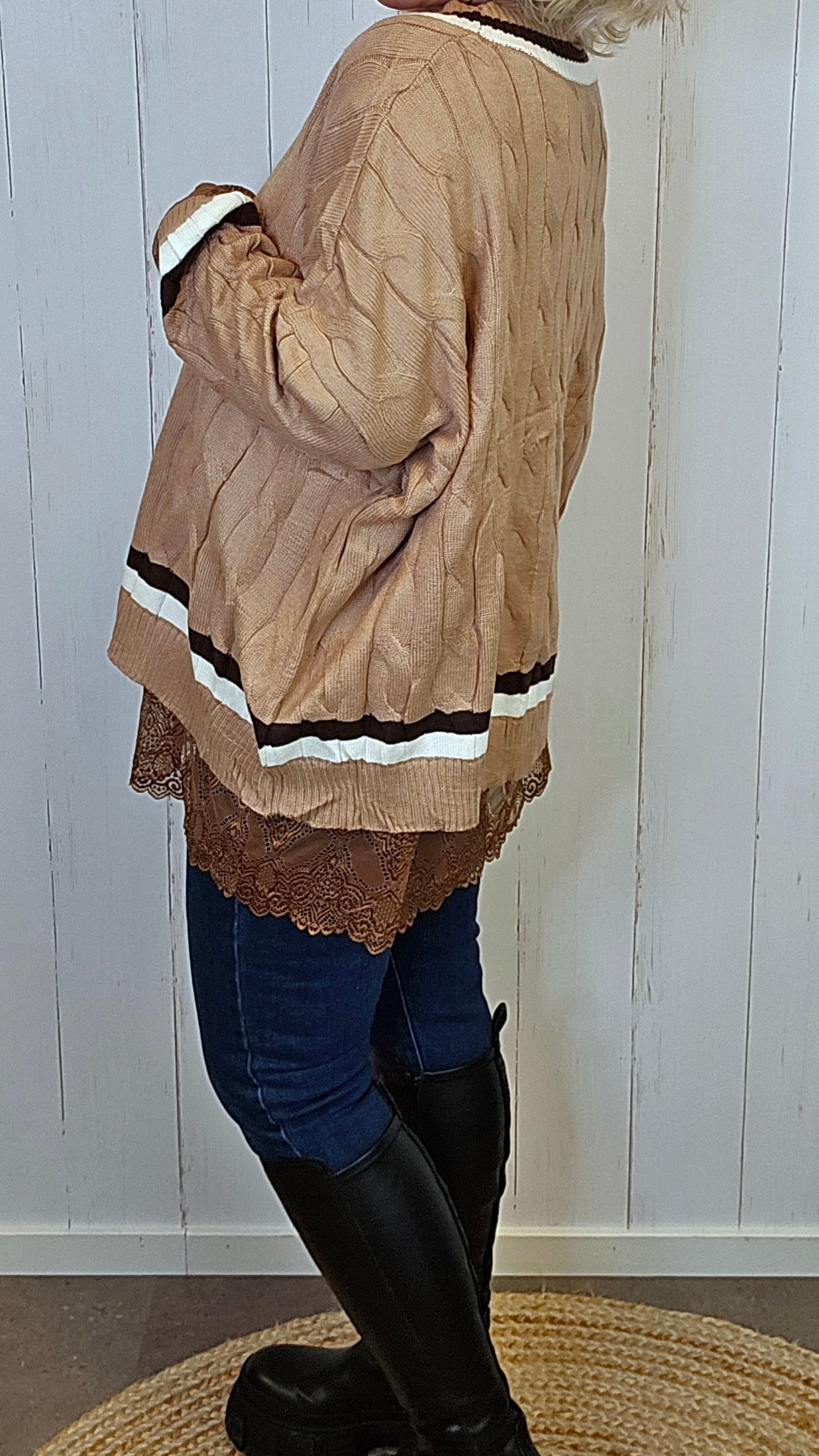 Idun V-hals genser camel