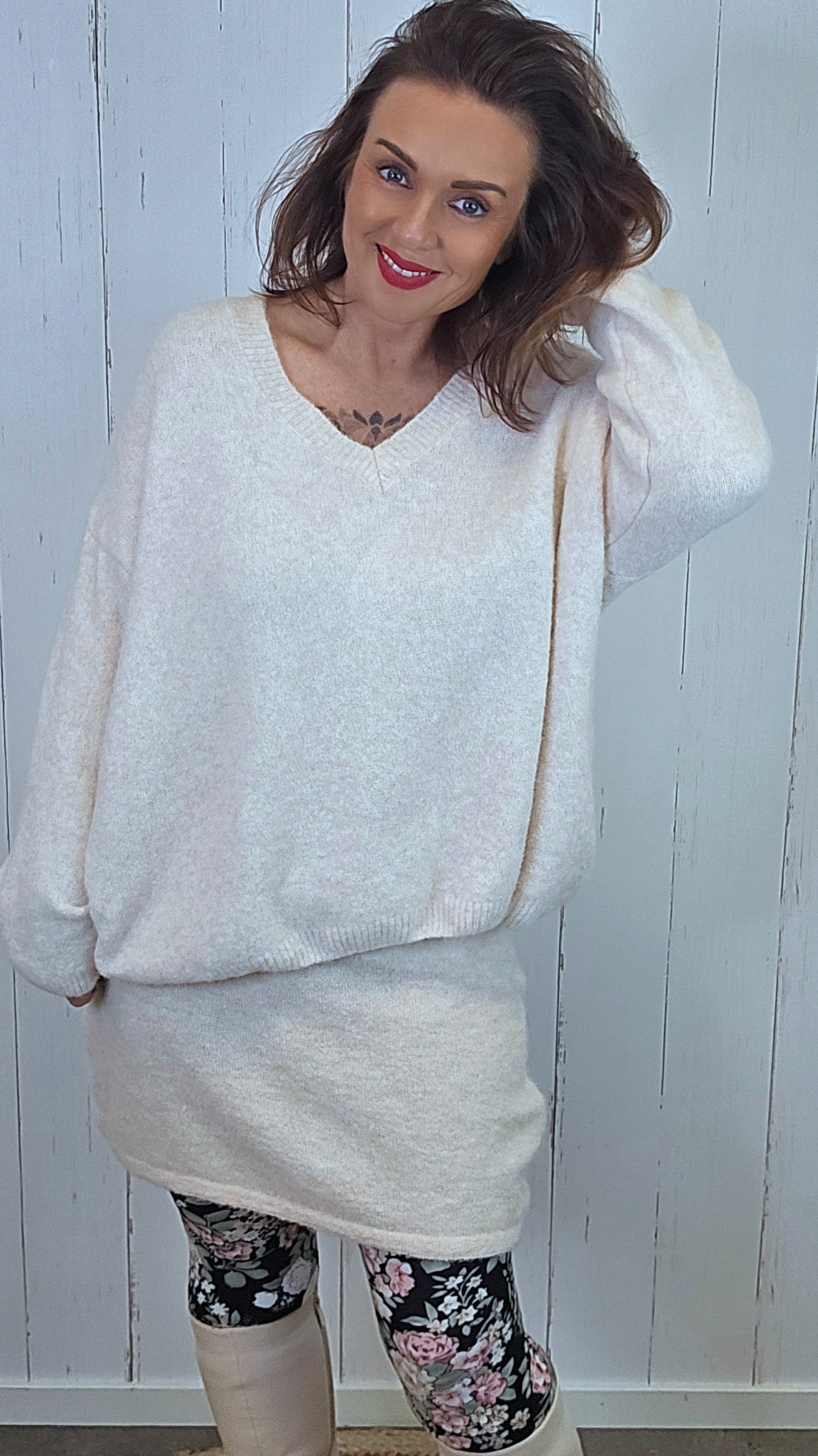 Ella Myk Strikket V-hals Genser Creme