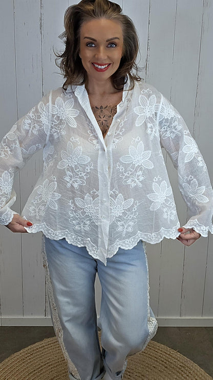 Kari blondeskjorte hvit