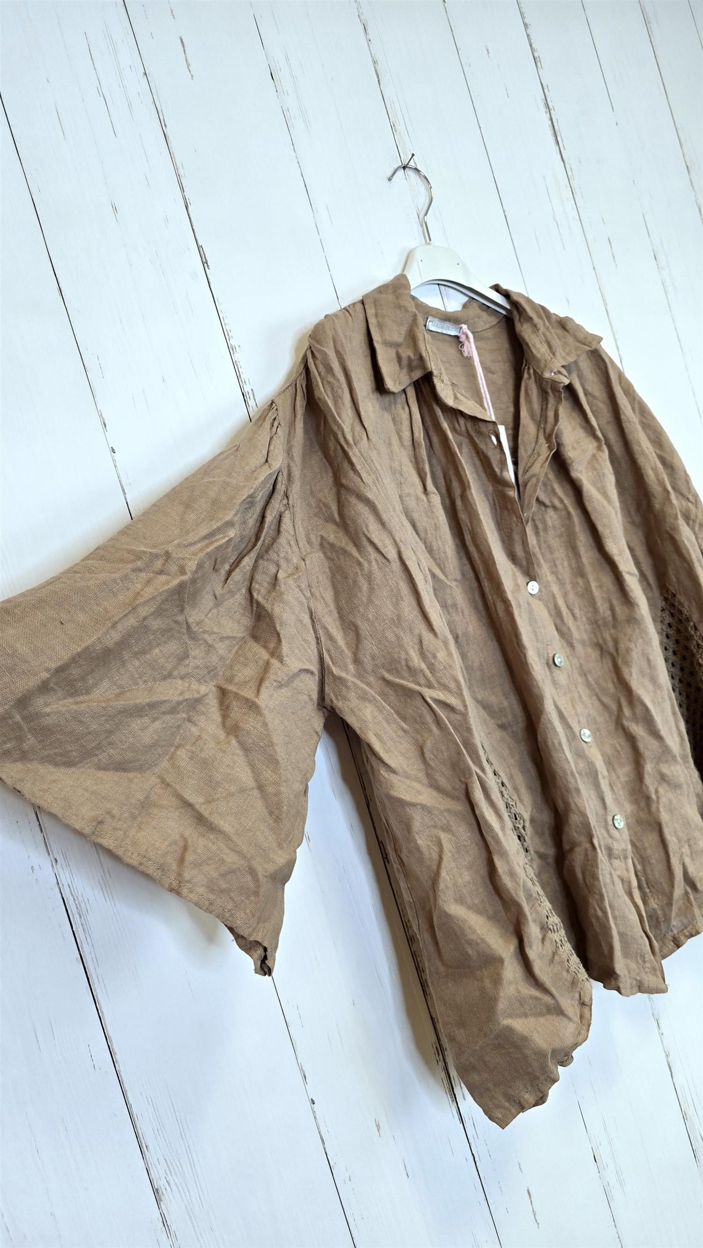 Tanja linskjorte med Hekledetaljer camel