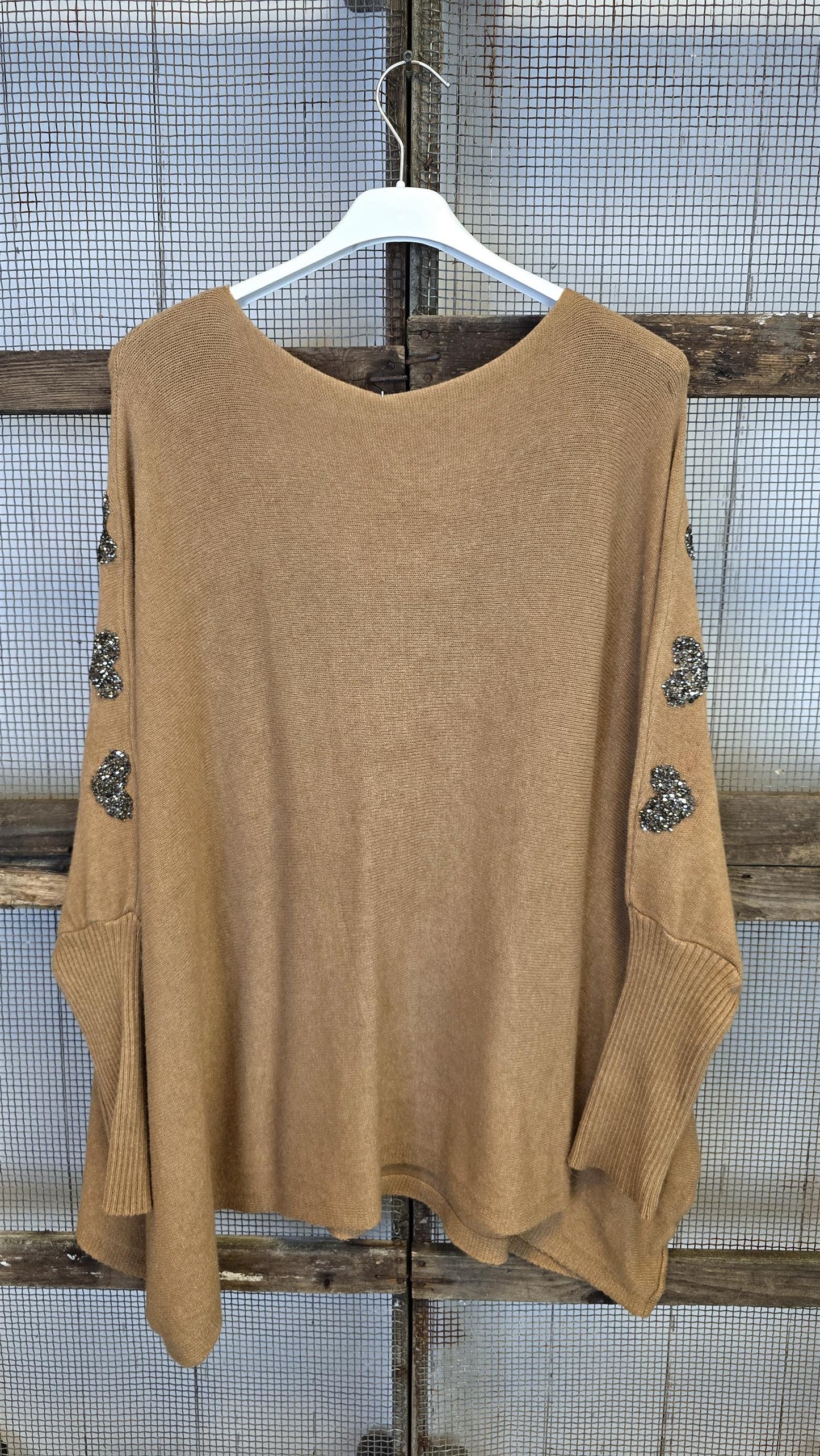 Strikket Ponchogenser med Hjerte camel