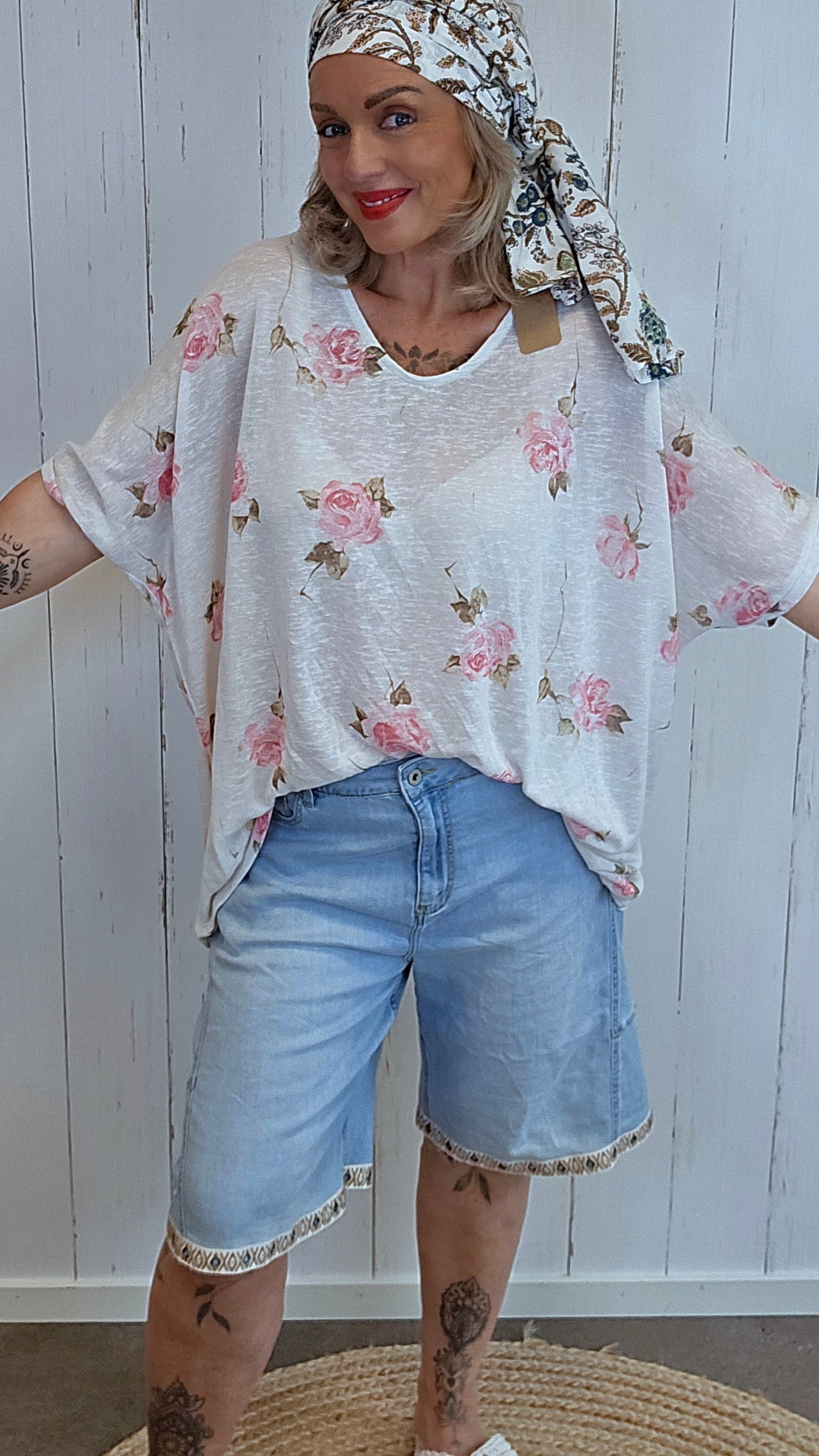Catty flower oversized topp beige