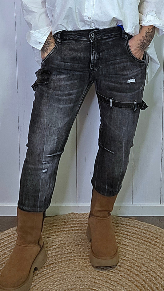 Mille grå jeans med reimer