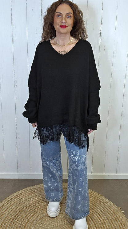 Signe V-hals strikkegenser med blondekant