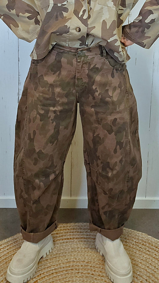 Katty camobukse med barrelfasong