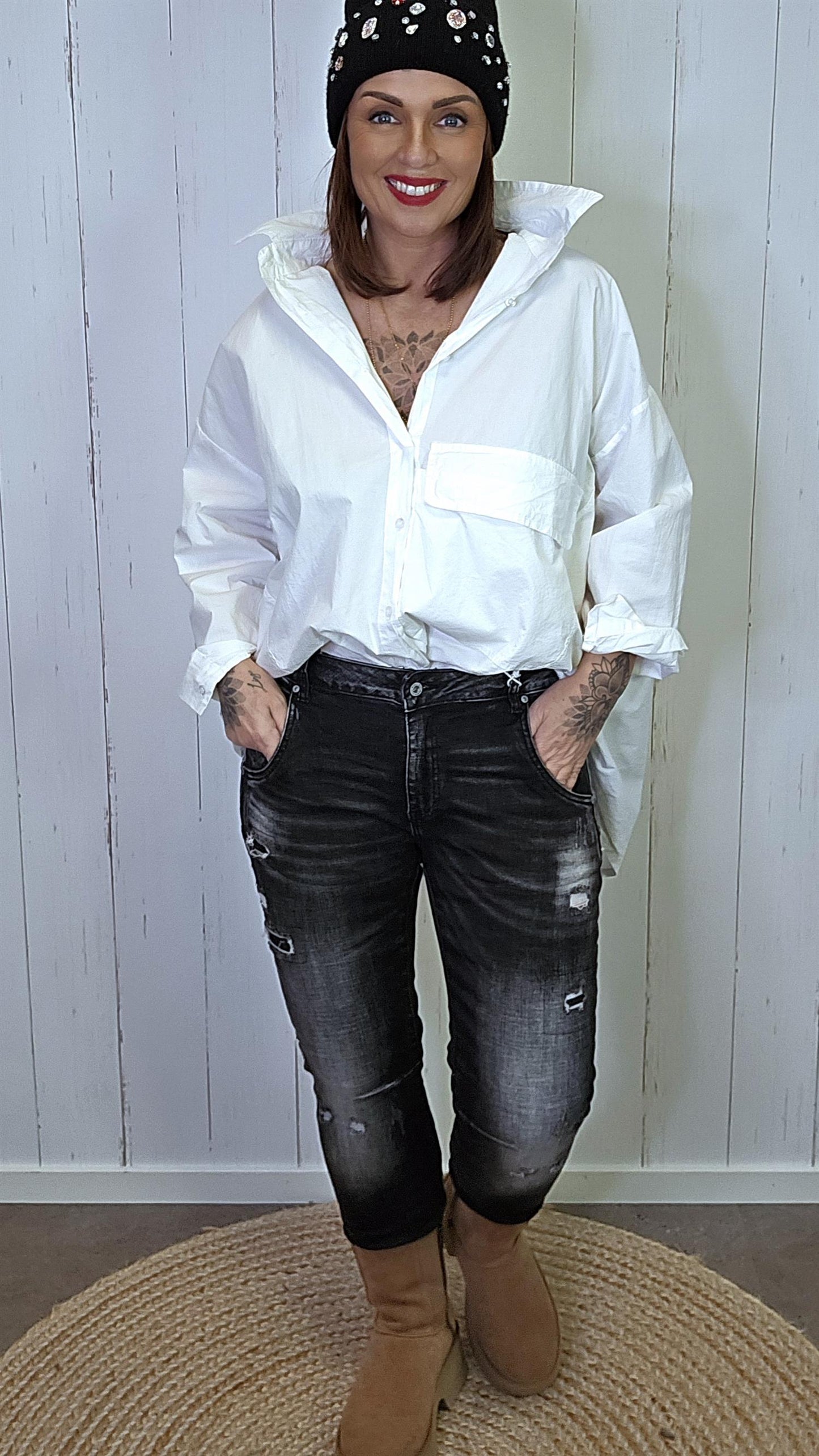 Lea svartgrå jeans med slitasje