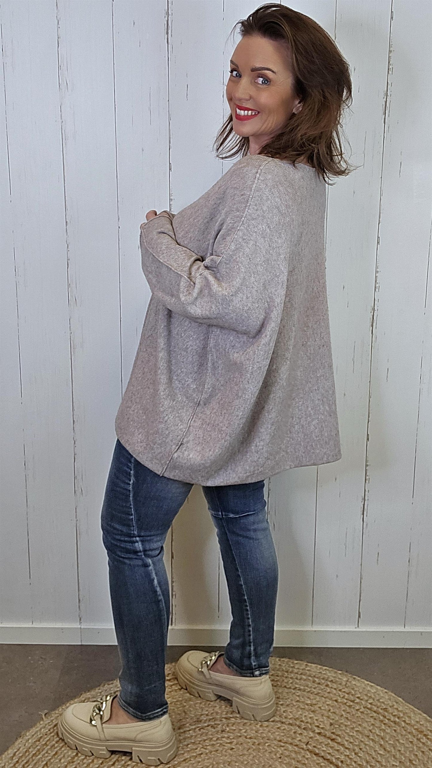 Malena Genser Taupe