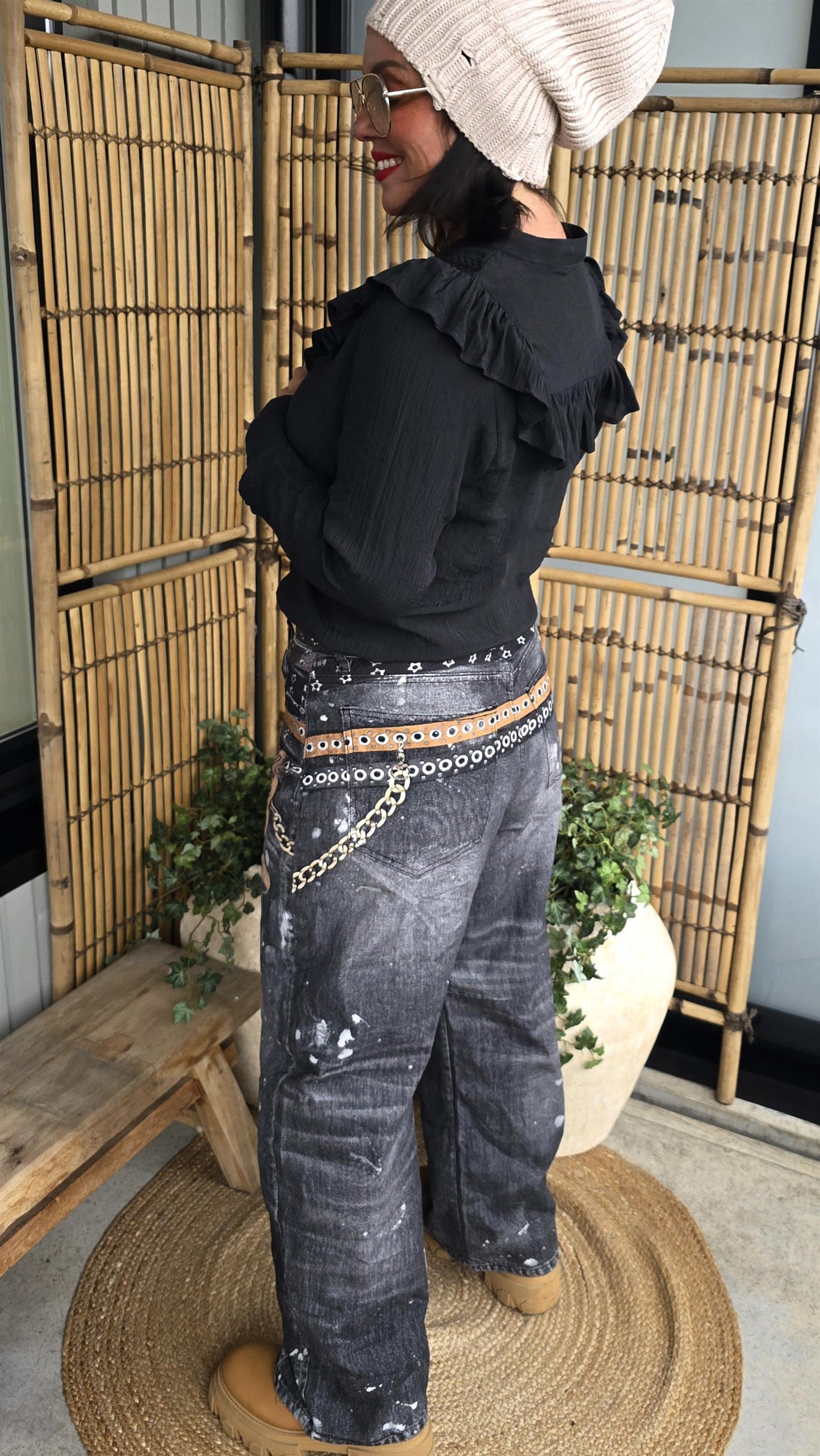 Katja jeans med trykk gråsvart