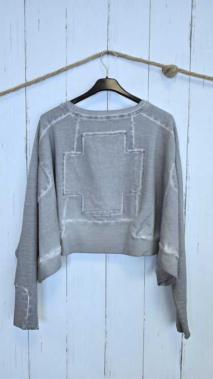 Wide extra short sweat cement