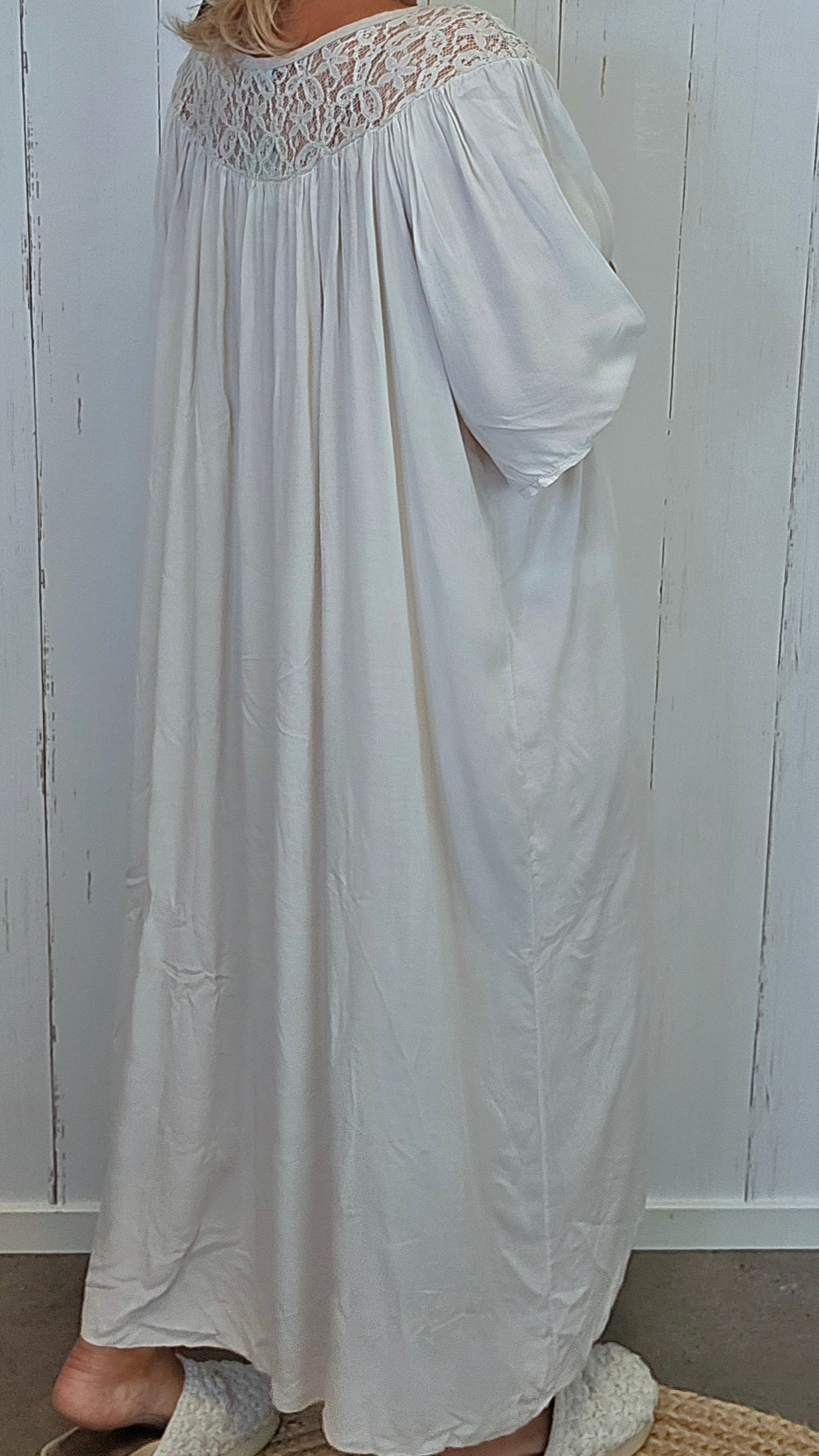 Freja blonde kjole beige