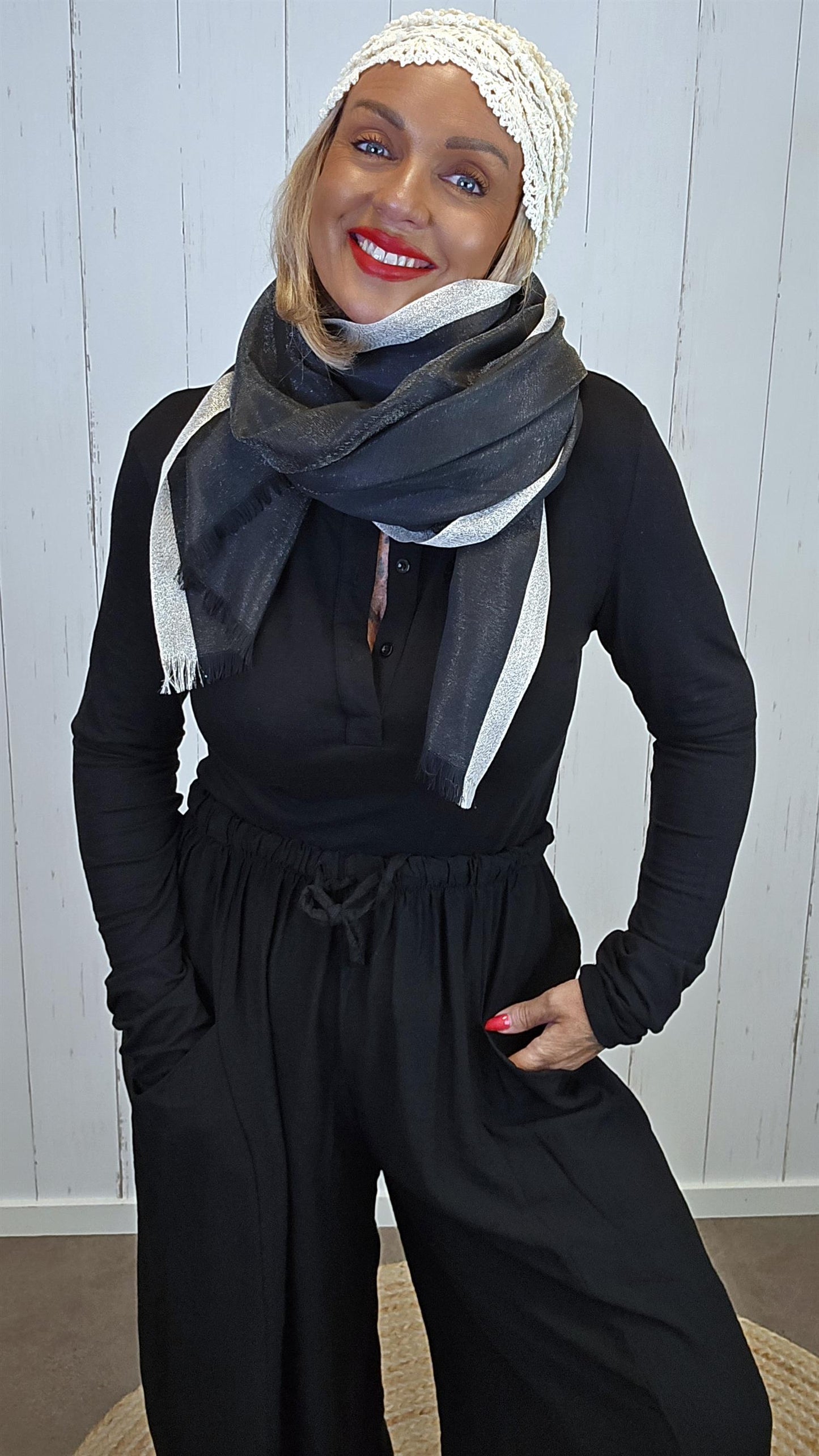 Emmy skjerf svart