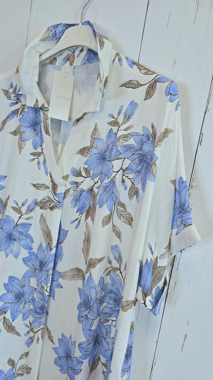Veronika viskosekjole med blomsterprint blå