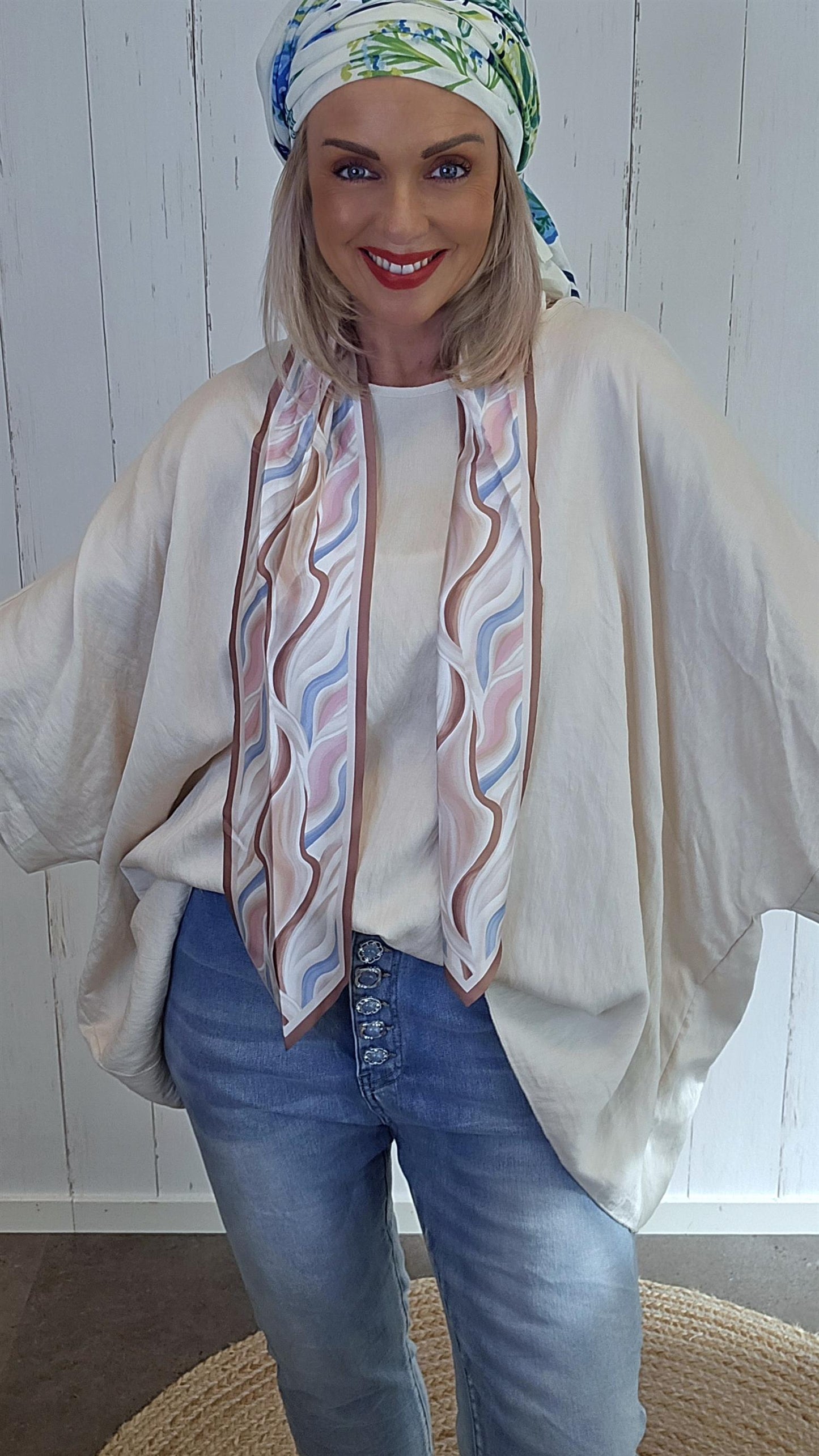 Poncho topp med skjerf beige