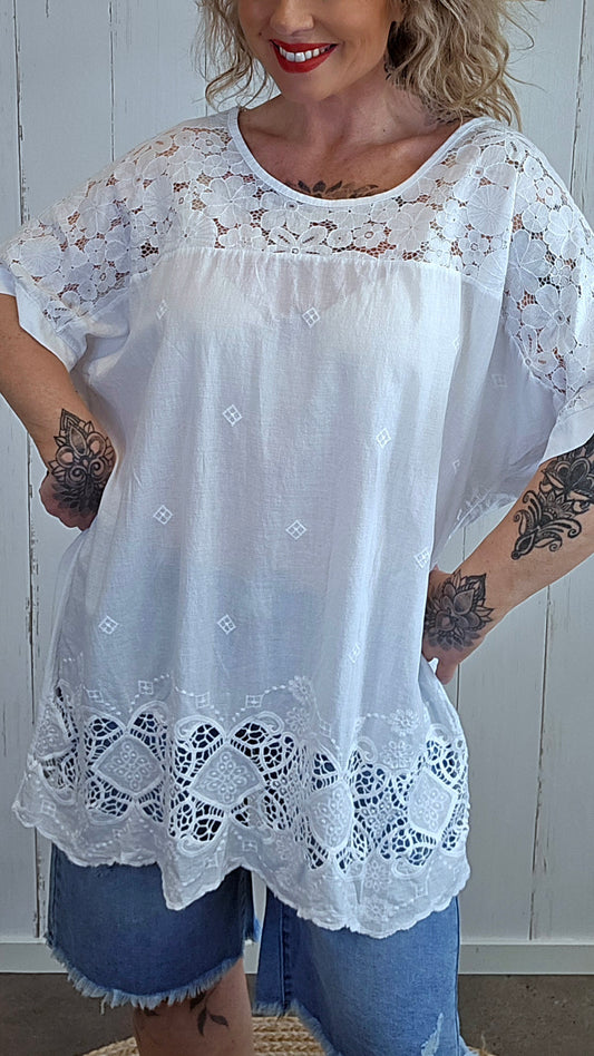 Jemma Topp med blonde detaljer