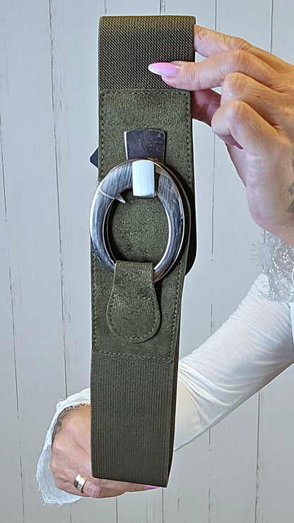 Strikk belte med sølvspenne kaki