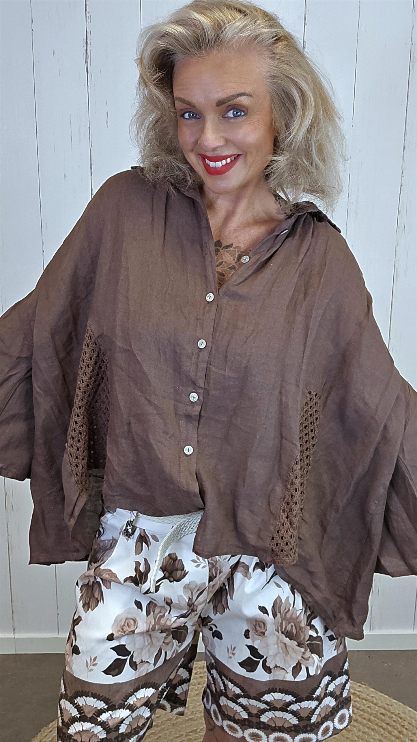 Tanja linskjorte med Hekledetaljer brun