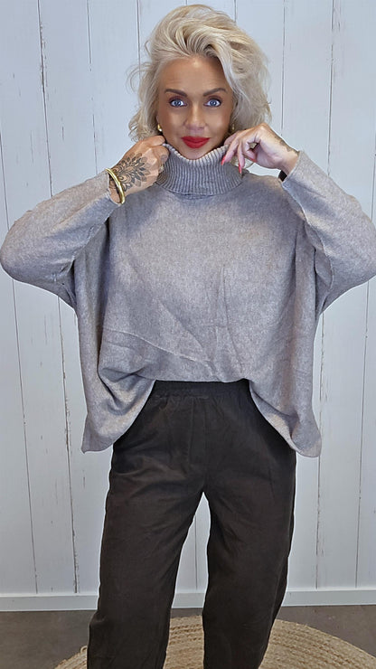 Kajsa Genser taupe