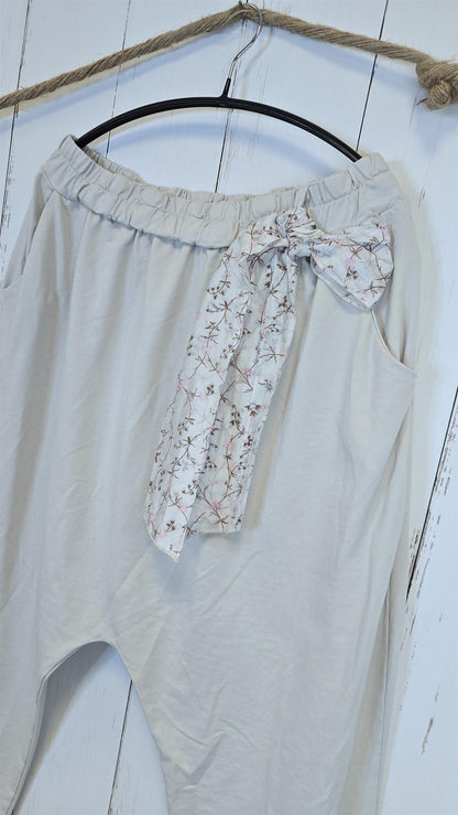 Sara bukse med sløyfedetalj beige