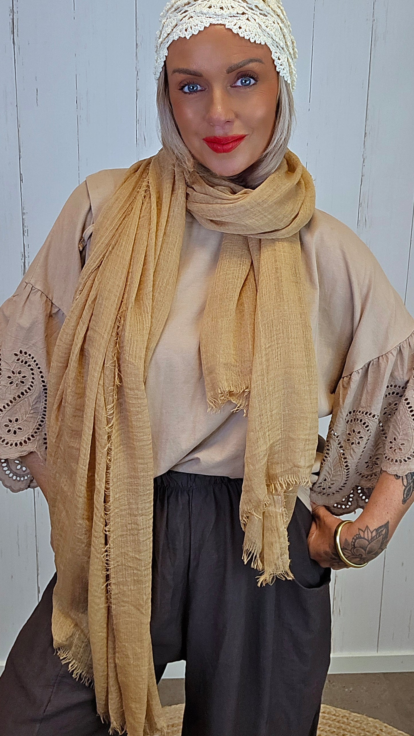 Izzy skjerf lys camel