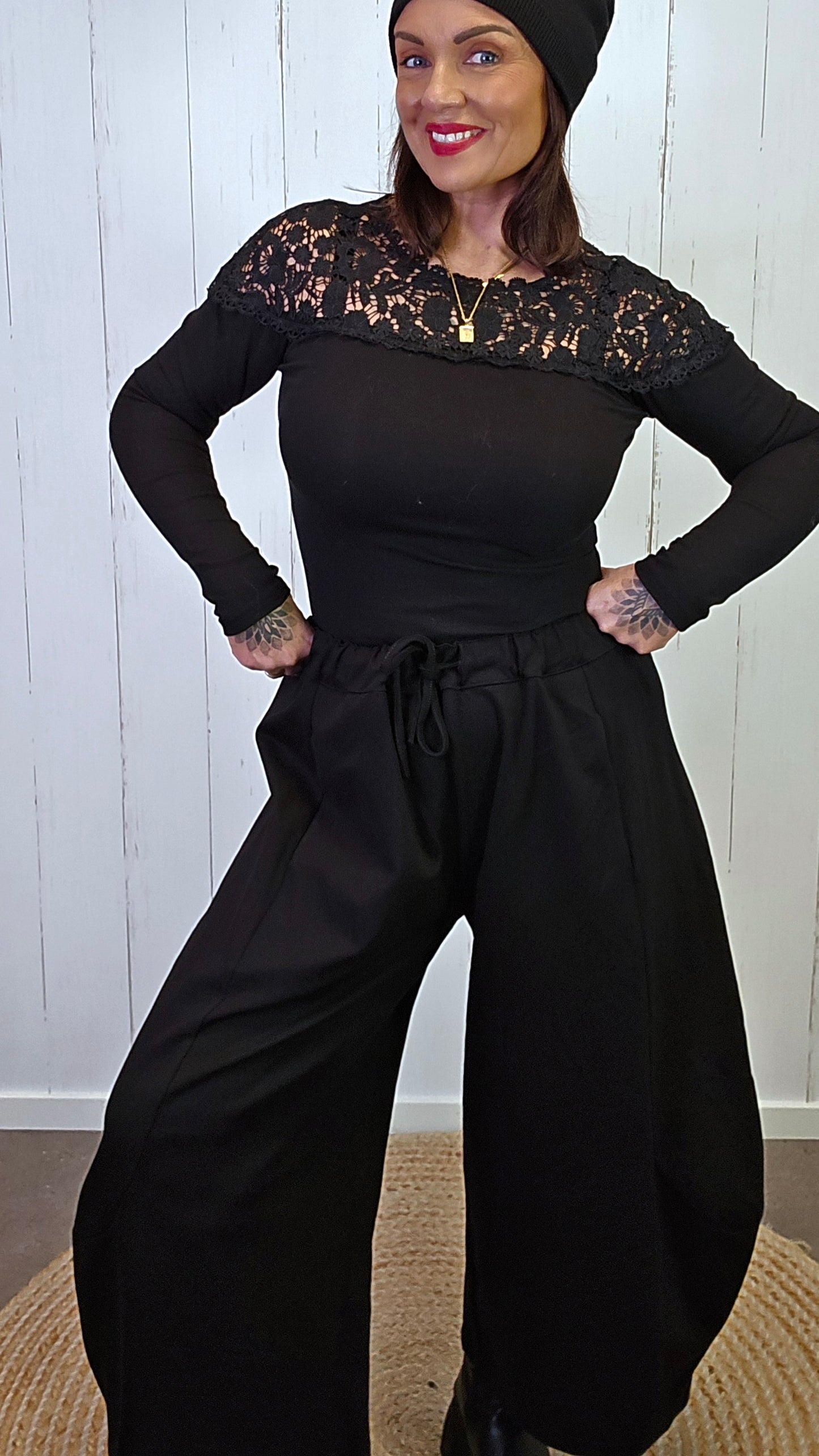 Siv baggybukse svart