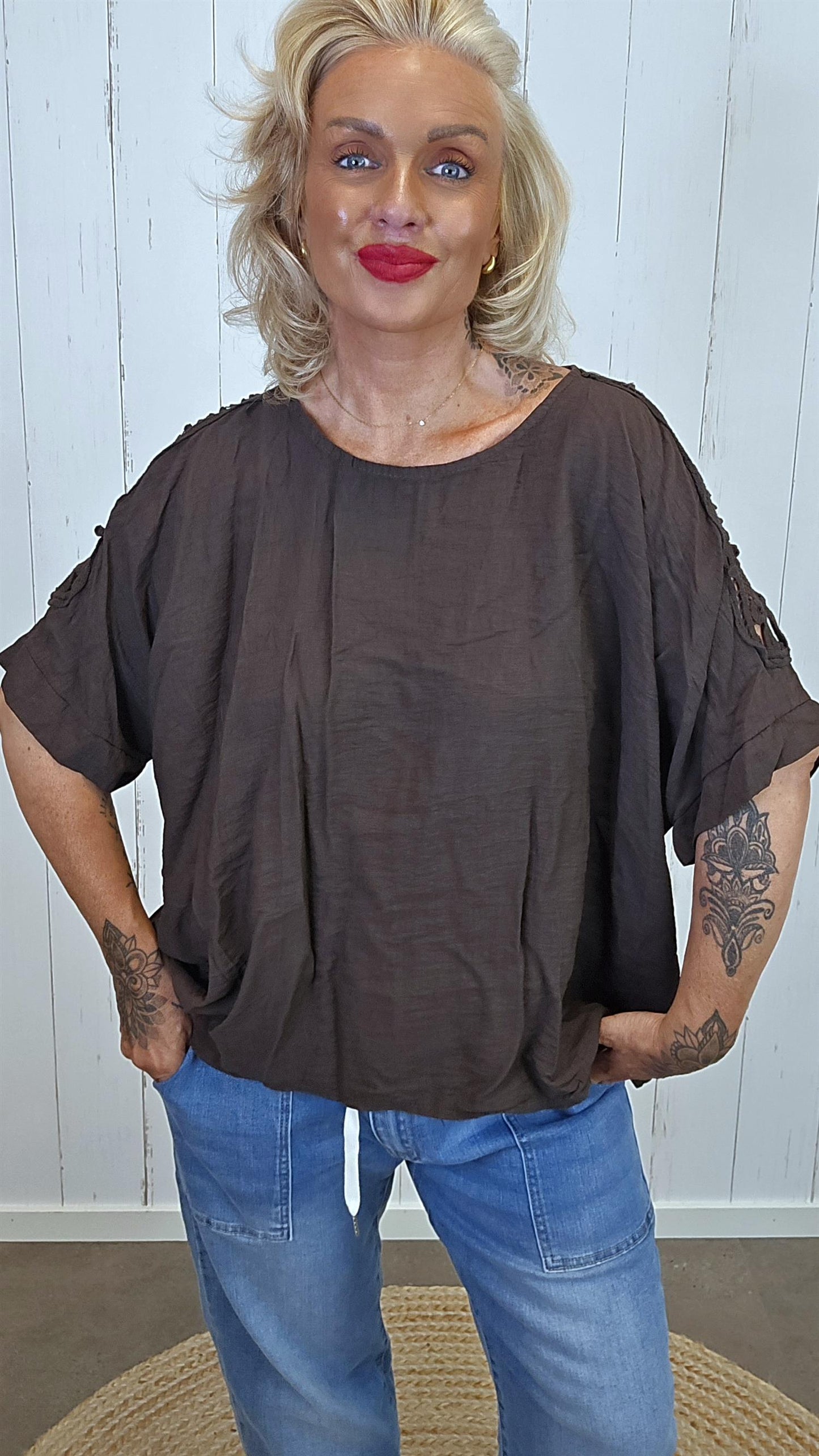 PonchoTopp med Åpne Skuldre brun