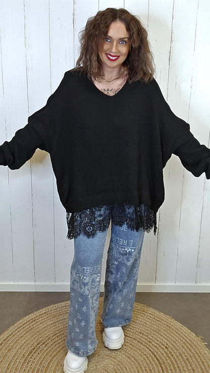 Signe V-hals strikkegenser med blondekant