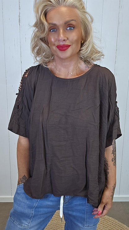 PonchoTopp med Åpne Skuldre brun