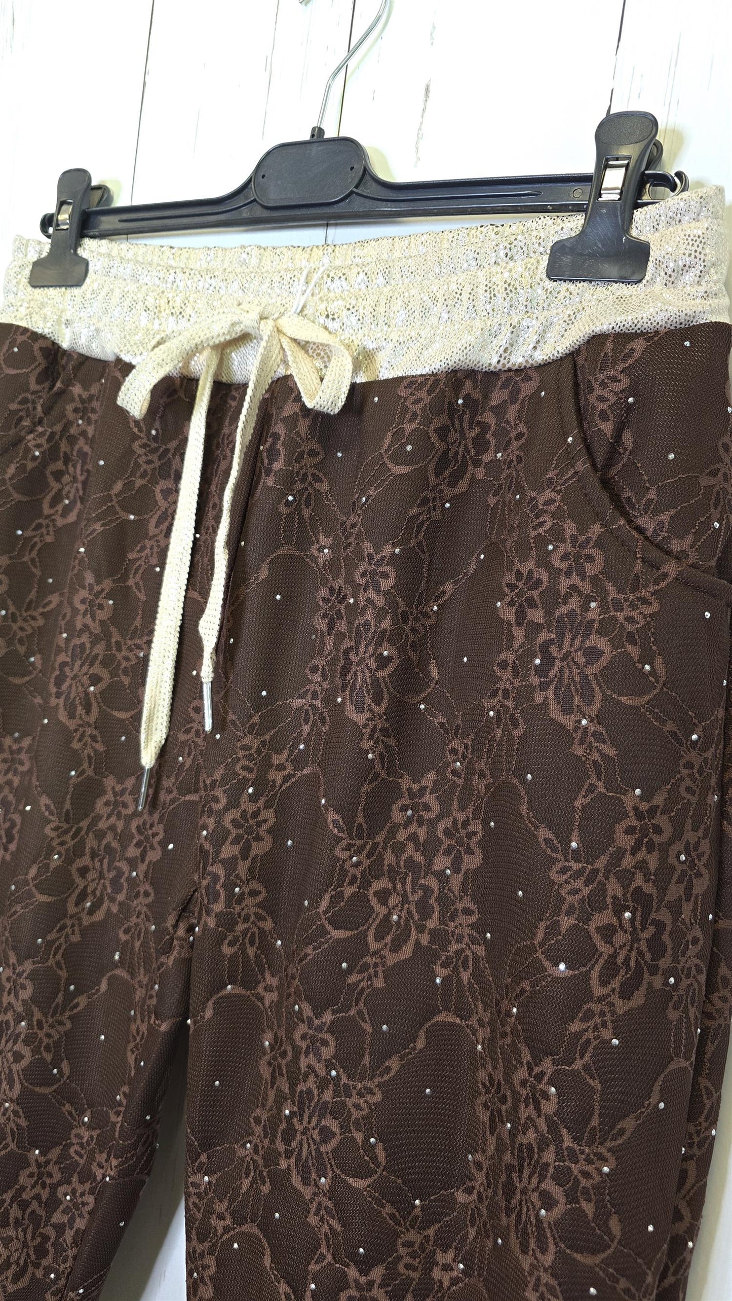 Amalie brune bukser med blonde og shimmer