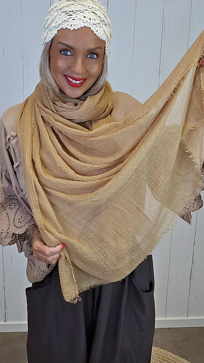 Izzy skjerf lys camel