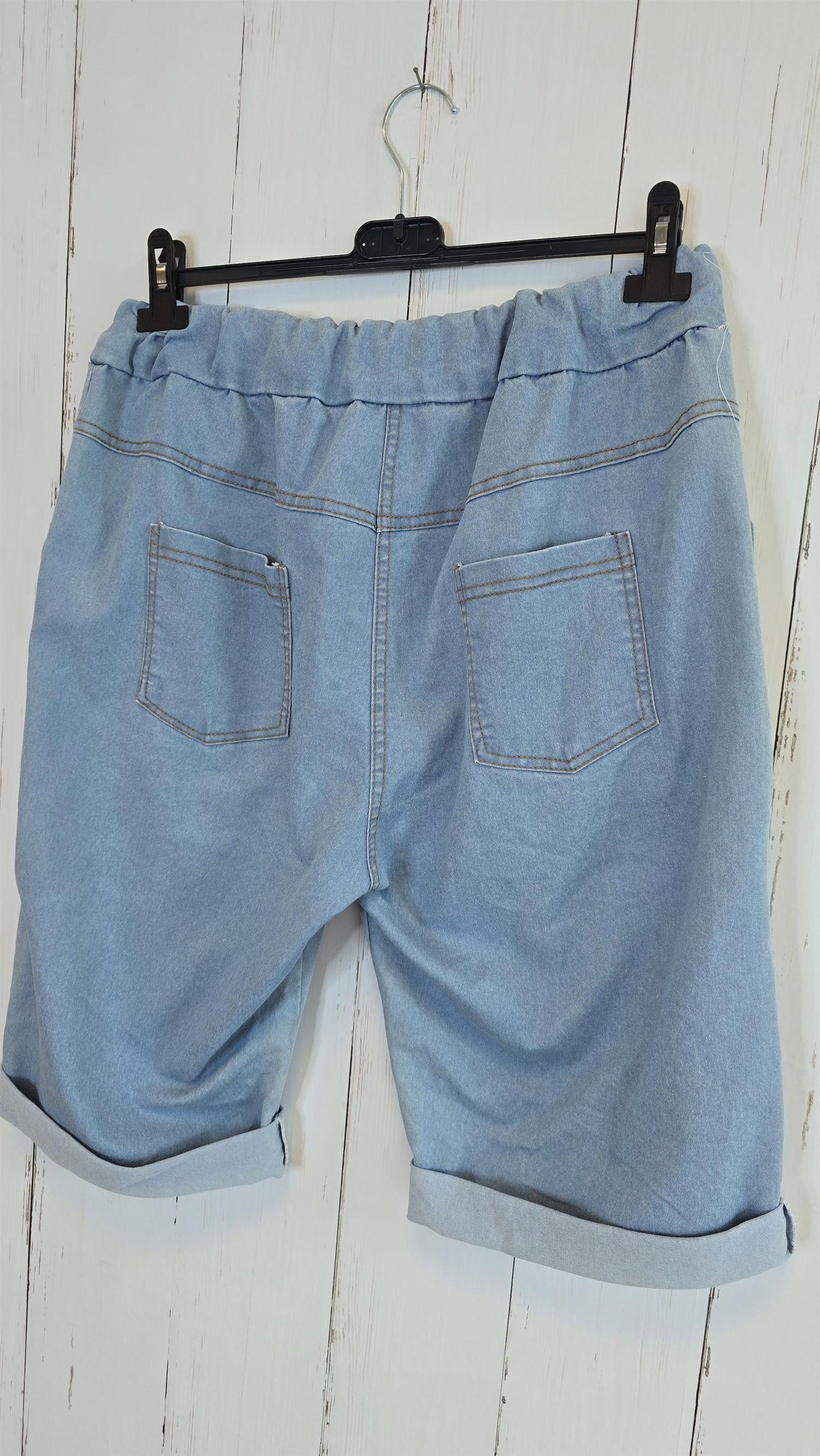 Joggershorts med dekorative knapper