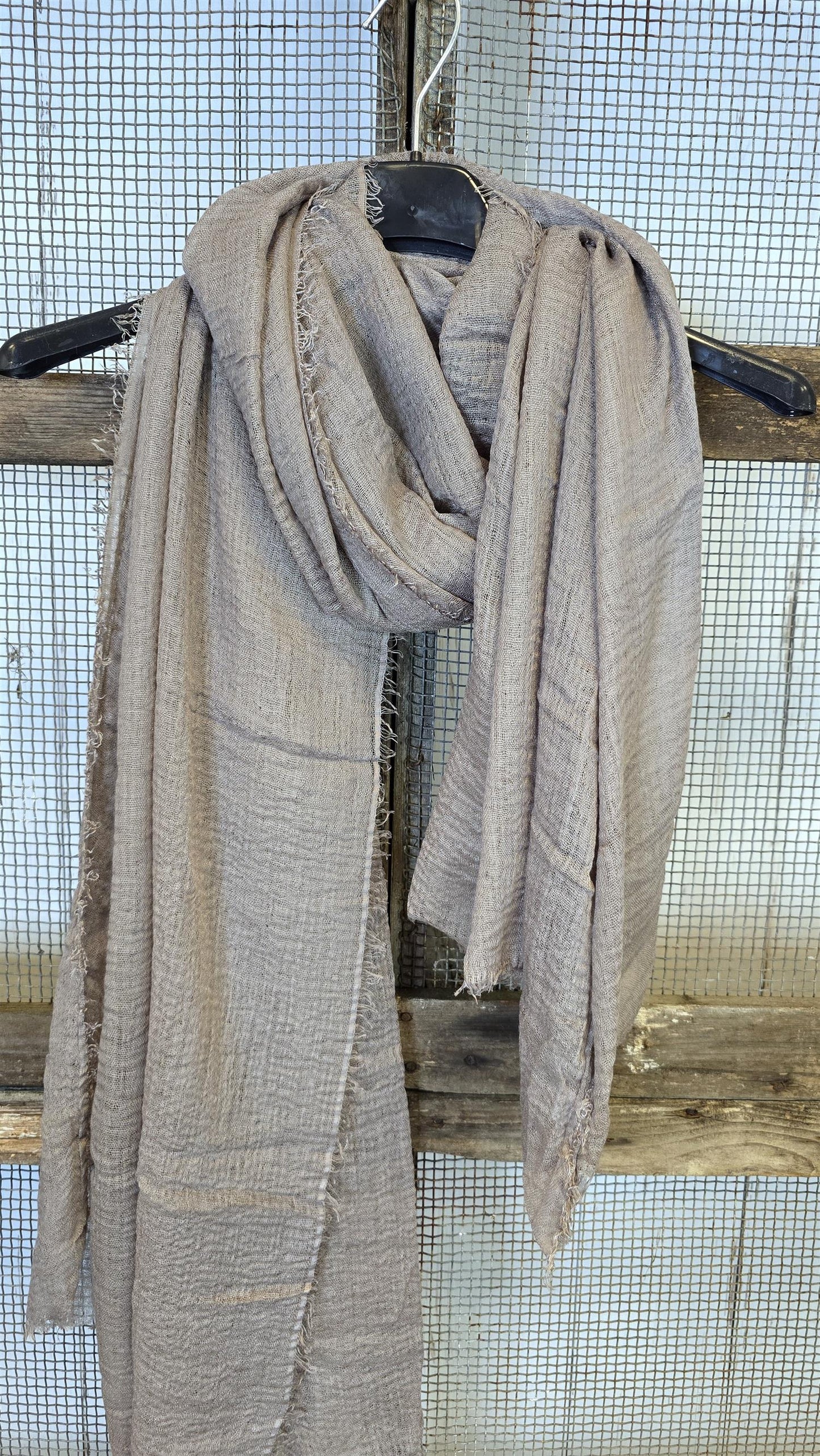 Izzy skjerf taupe