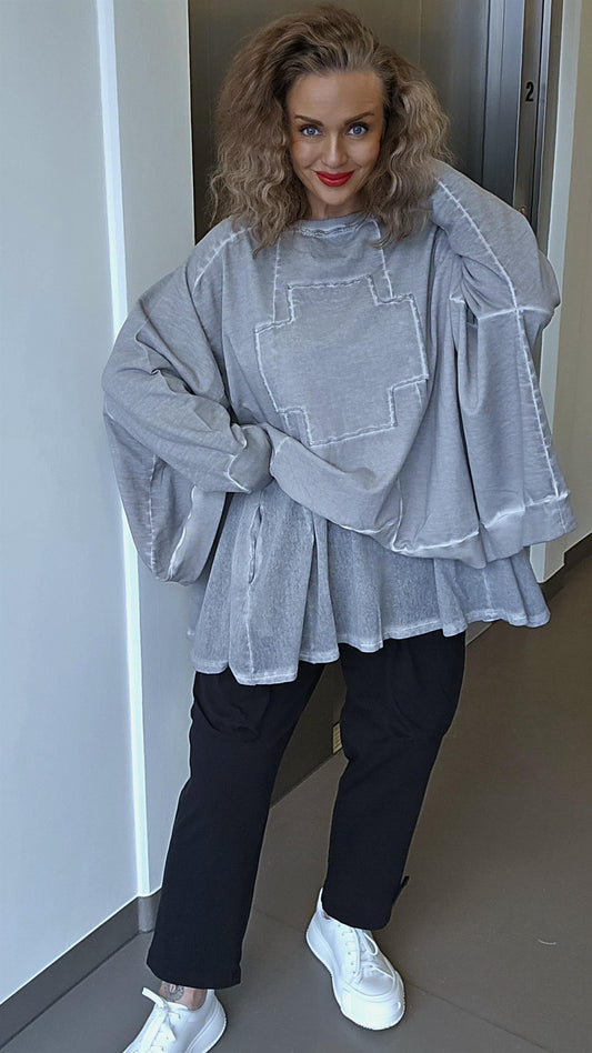 Wide short sweat cement