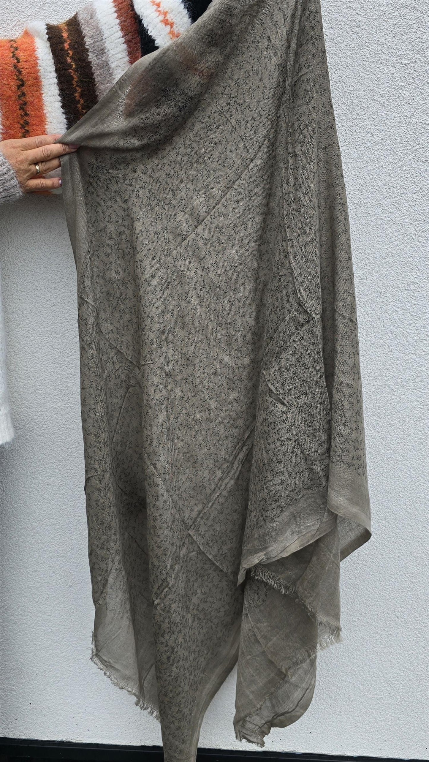 Tanja skjerf taupe