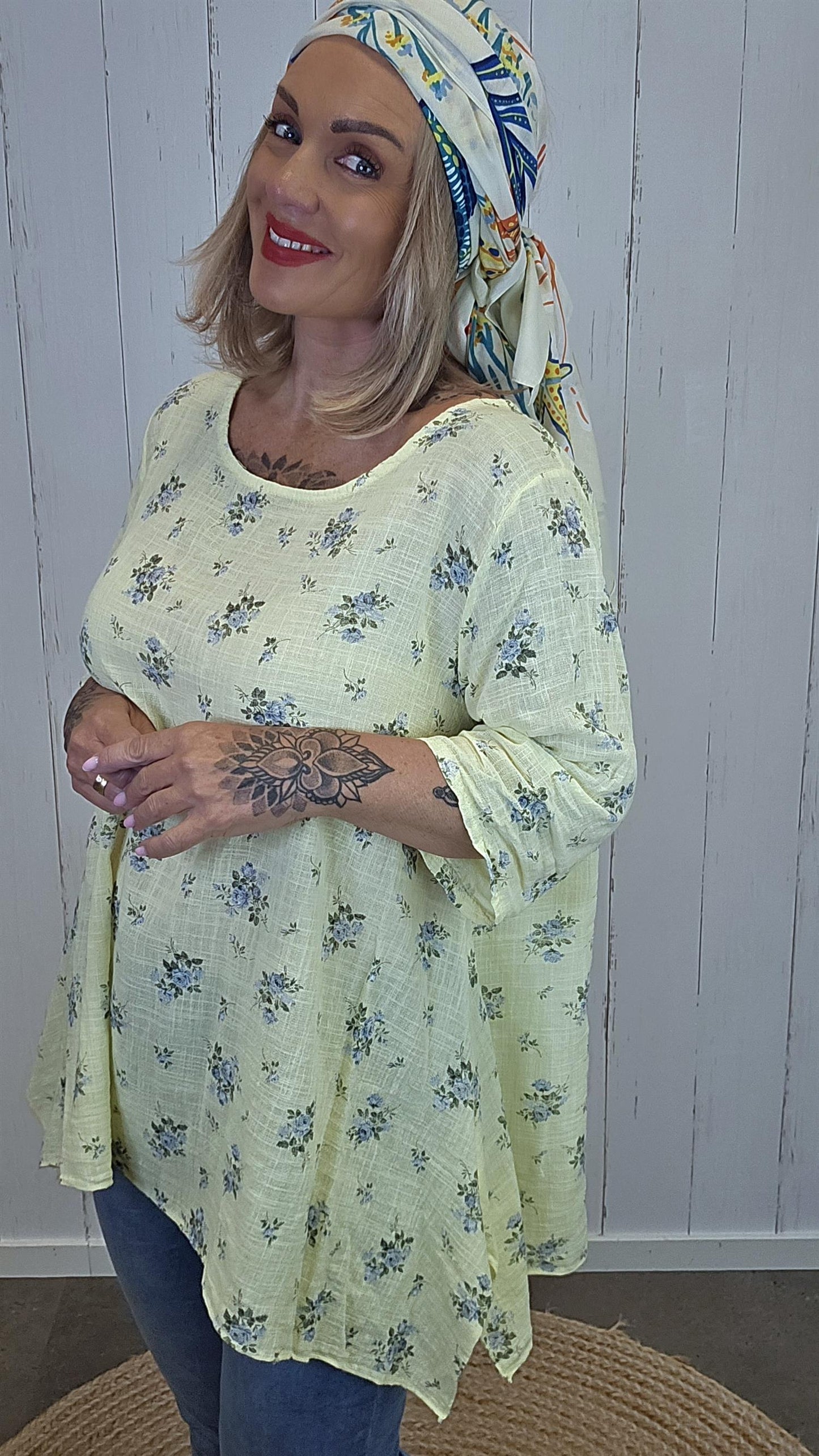 Vilde blomstret bomullstopp gul