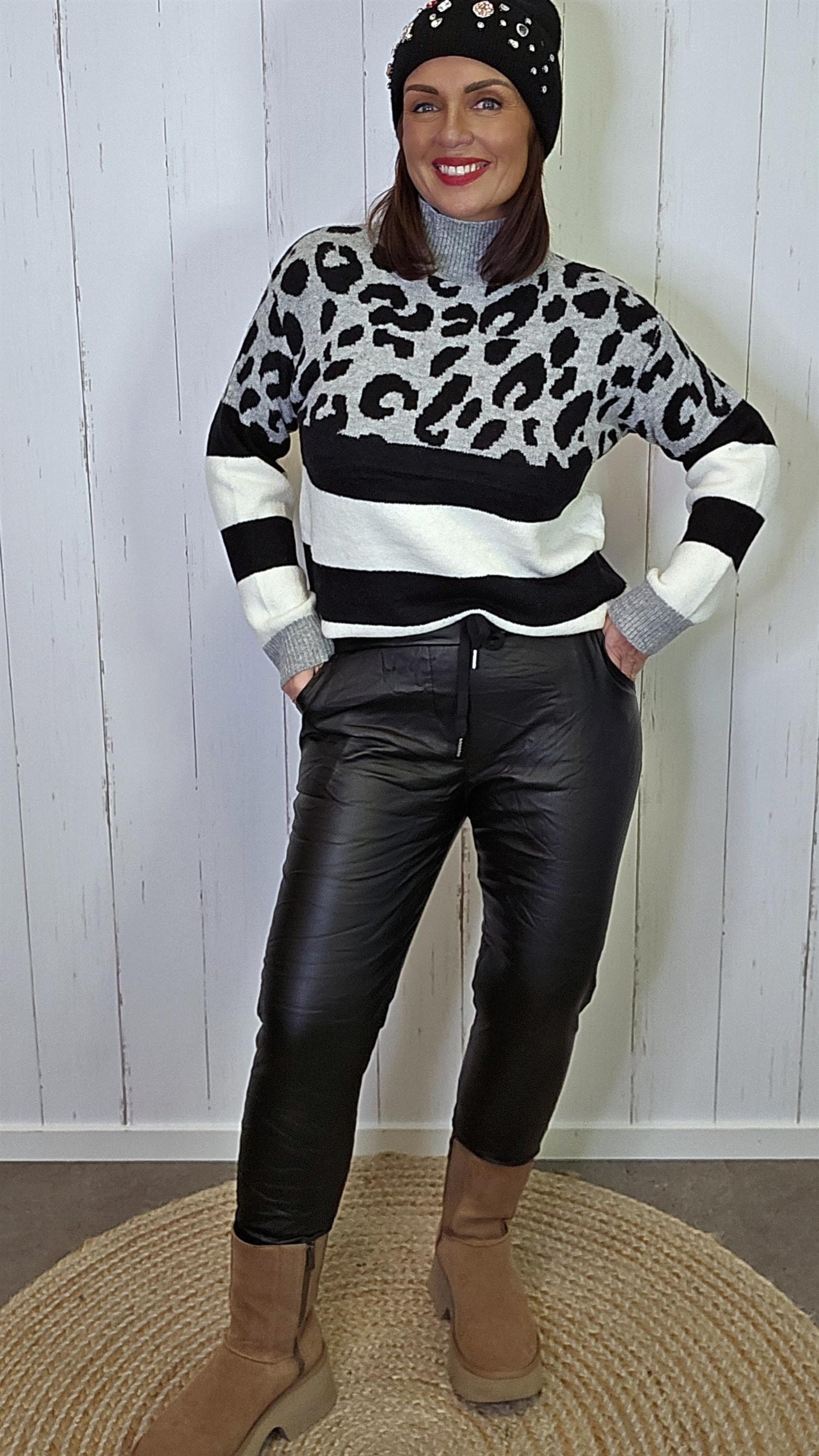 Tiril svarte bukser i imitert skinn