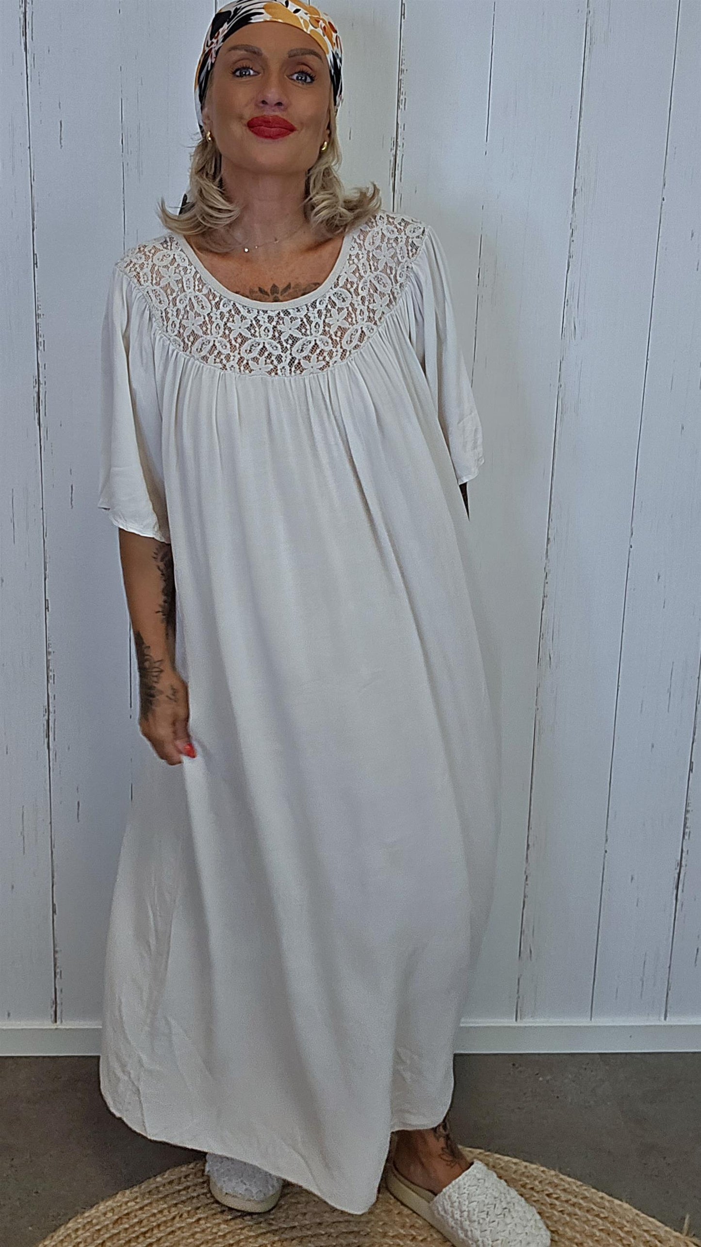 Freja blonde kjole beige