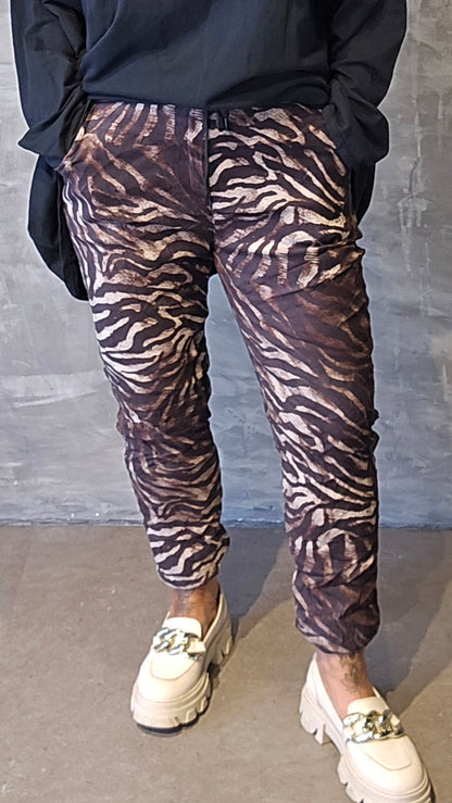 Sabrina mørk sebra bukse