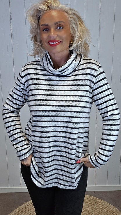 Jonna genser striper svart
