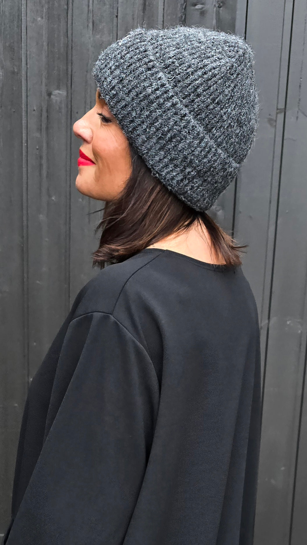 Love Beanie mørkgrå