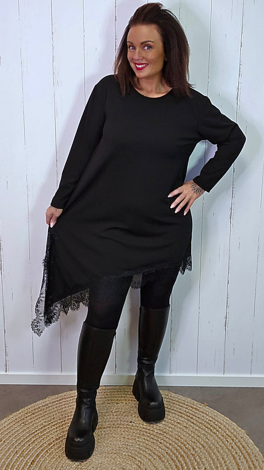 Amira asymmetrisk blondekjole