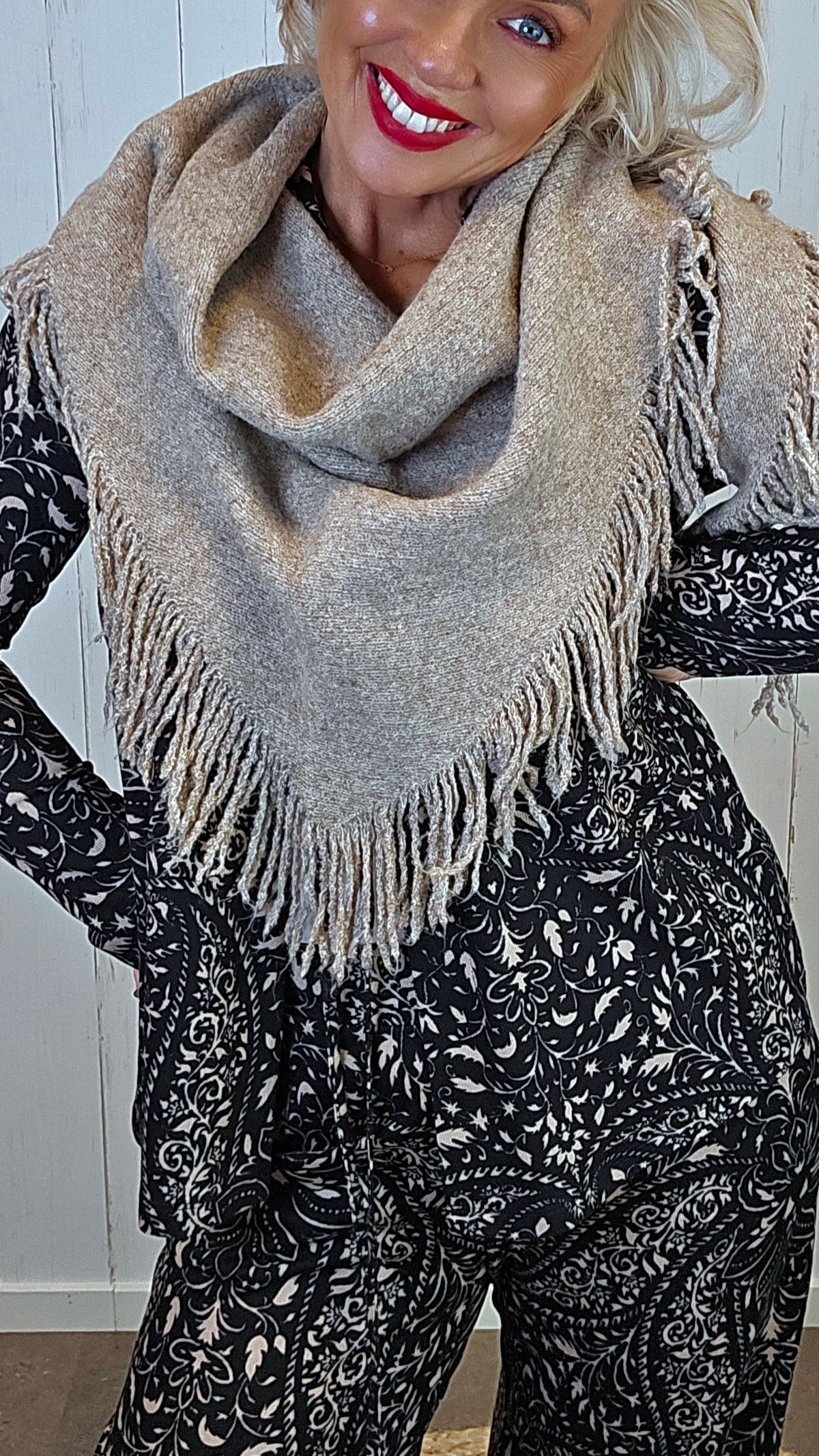 Mayen trekant skjerf beige
