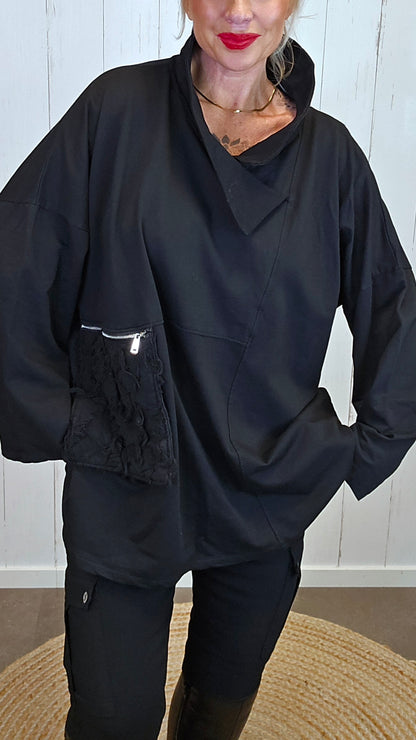 Nadja oversized tunikatopp med drapert hals og broderi