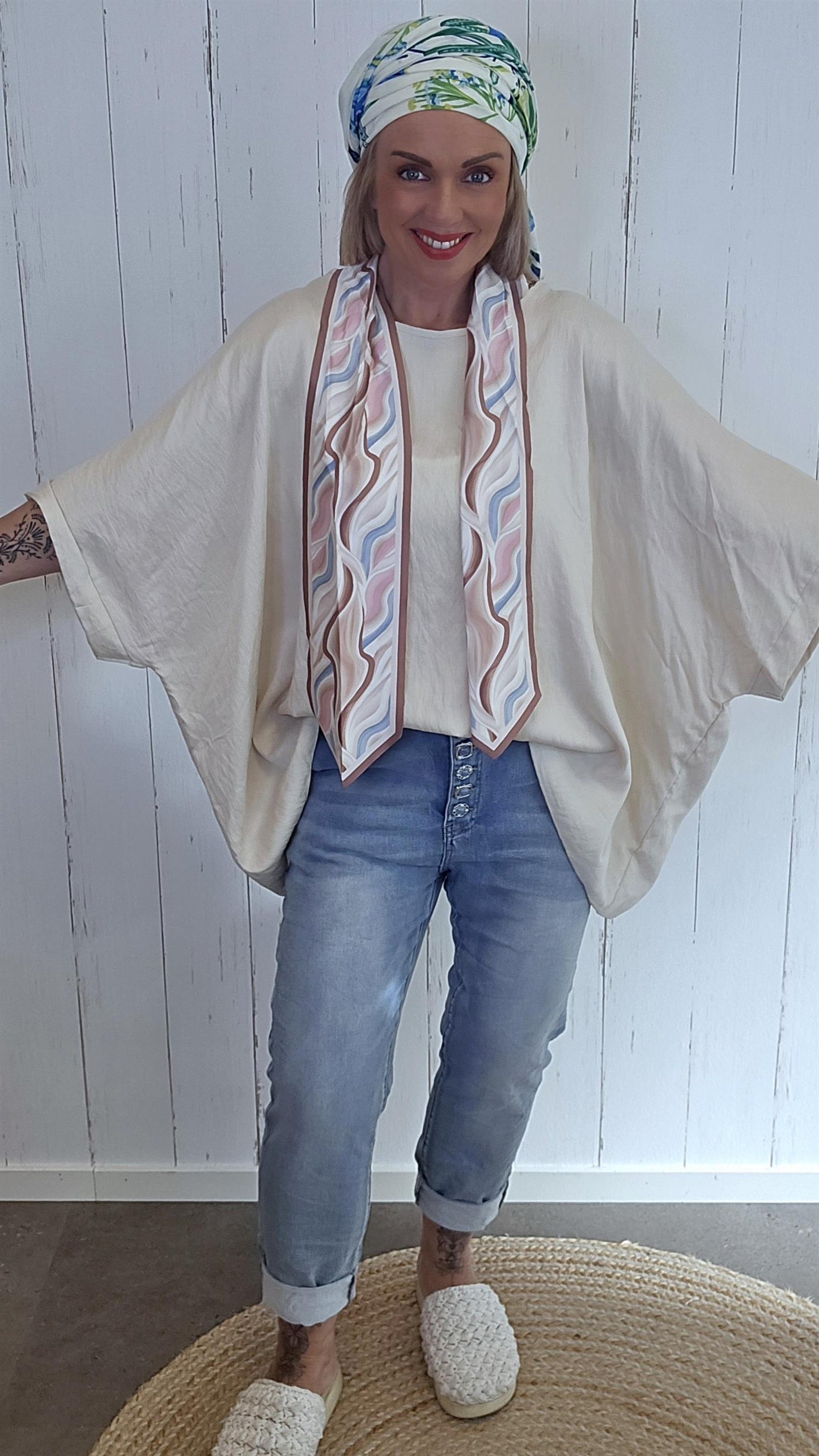 Poncho topp med skjerf beige
