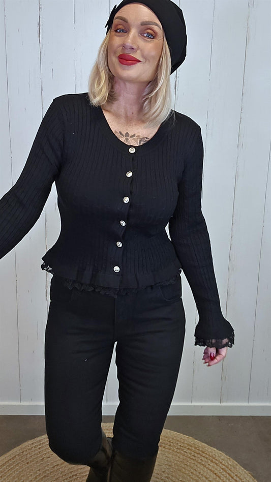 Sienna feminin genserjakke med blondekanter