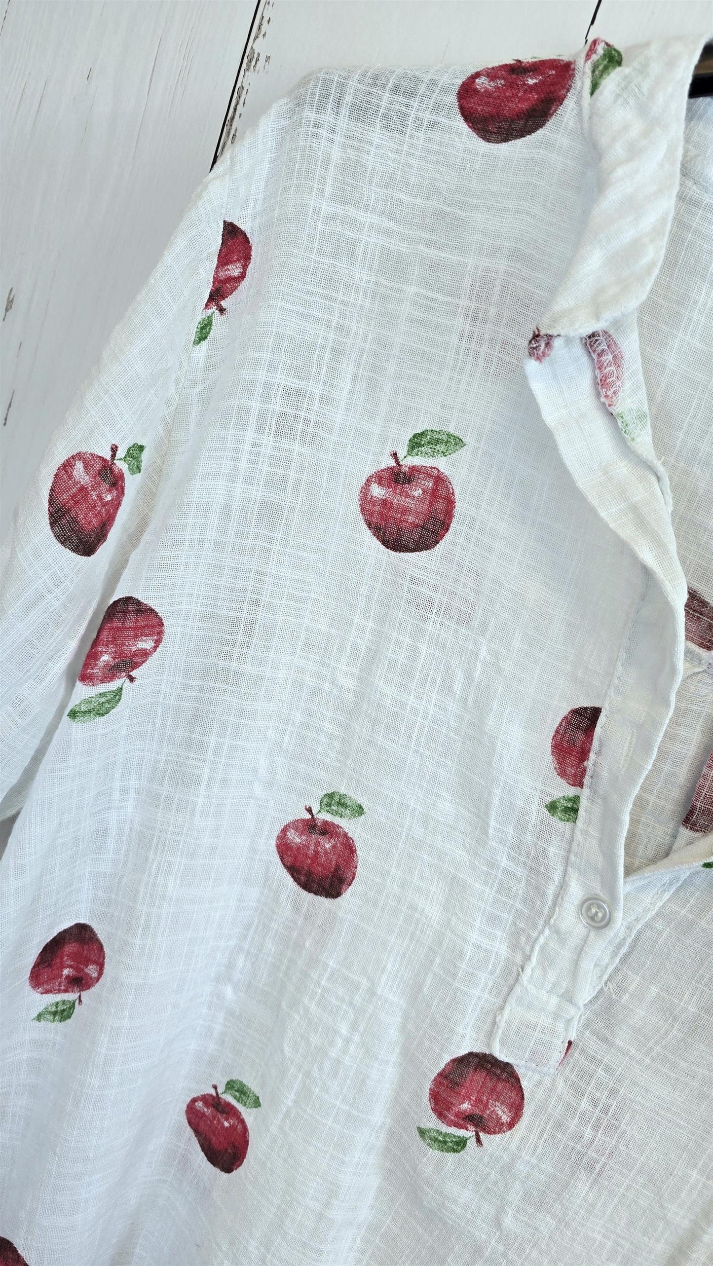 Bluse med epleprint